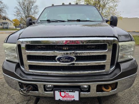 Used 2005 Ford F350 Lariat image 2