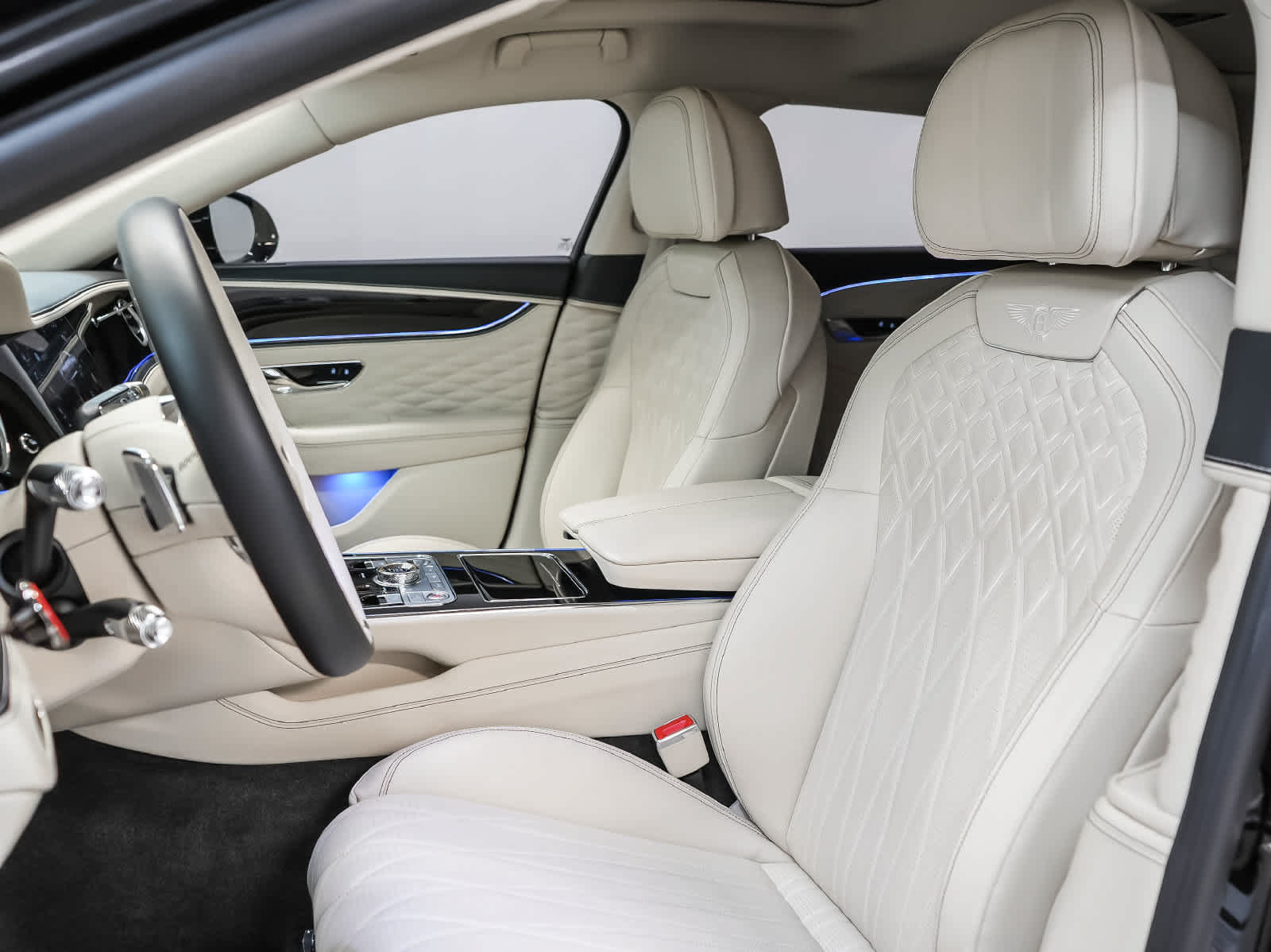 Used 2022 Bentley Flying Spur V8 AWD/4WD image 3