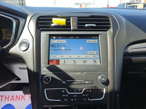 Used 2019 Ford Fusion SE w/ Equipment Group 151A FWD image 17