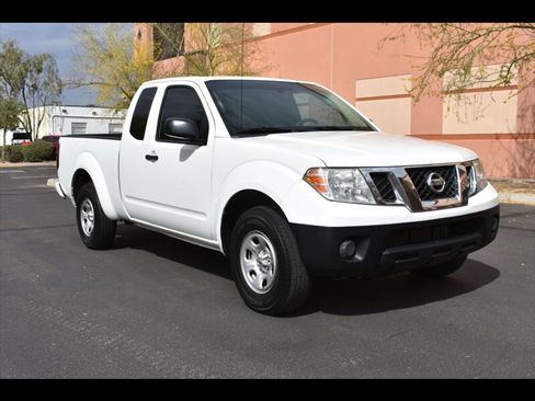 Used 2019 Nissan Frontier S image 2