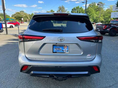 Used 2023 Toyota Highlander Limited FWD image 5