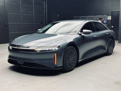 Used 2025 Lucid Air Pure RWD image 1