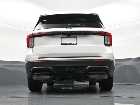 Used 2025 Ford Explorer ST-Line w/ Premium Package image 27