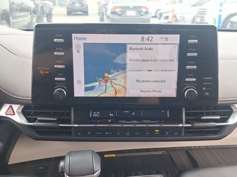 Used 2021 Toyota Sienna Platinum FWD image 13