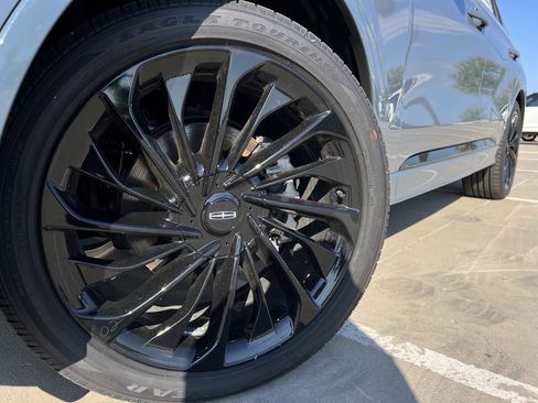 New 2025 Lincoln Aviator Reserve w/ Luxury Package image 14