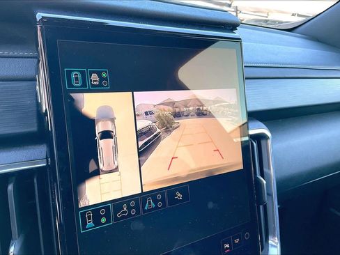 Used 2025 GMC Acadia Elevation image 24