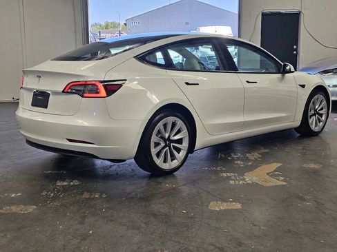 Used 2023 Tesla Model 3 Standard Range RWD image 4