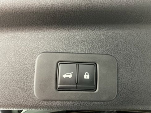 Used 2025 Nissan Murano SV image 28