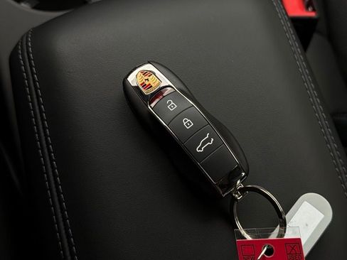 Used 2026 Porsche Macan GTS AWD/4WD image 31