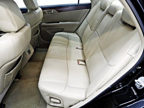 Used 2011 Toyota Avalon Limited image 10