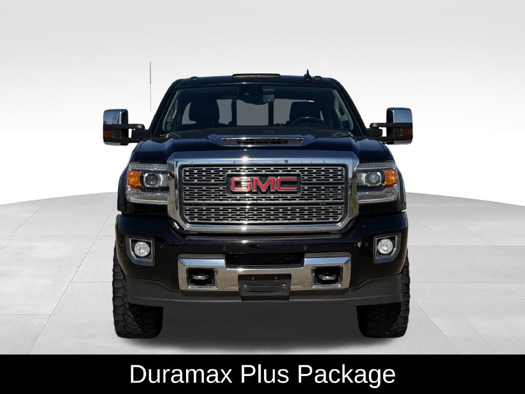 Used 2018 GMC Sierra 2500 Denali w/ Duramax Plus Package AWD/4WD image 3