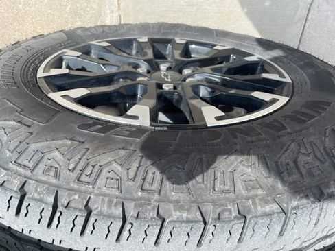 Used 2025 Chevrolet Traverse Z71 w/ Enhanced Driving Package image 6