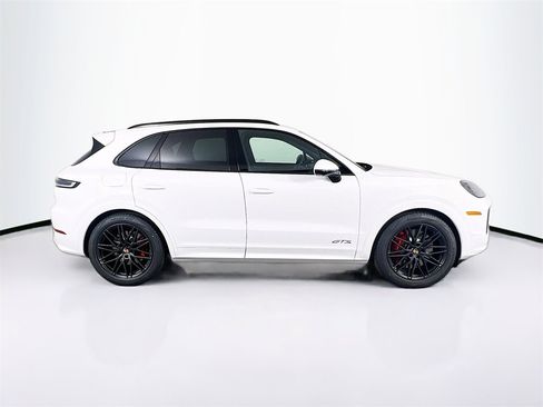 New 2026 Porsche Cayenne GTS image 8