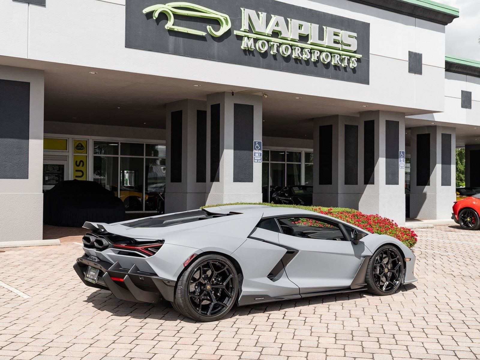 Used 2024 Lamborghini Revuelto AWD/4WD image 35