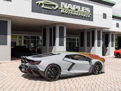 Used 2024 Lamborghini Revuelto AWD/4WD image 35