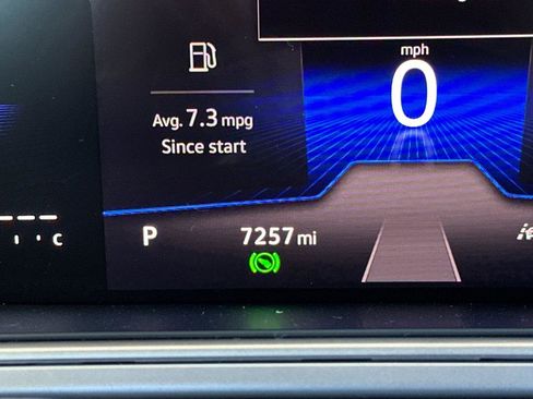 Used 2025 Volkswagen Taos SE w/ Panoramic Sunroof Package image 26