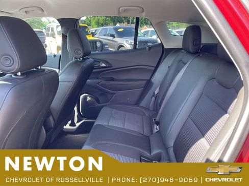 Used 2024 Chevrolet Trax LT FWD image 10