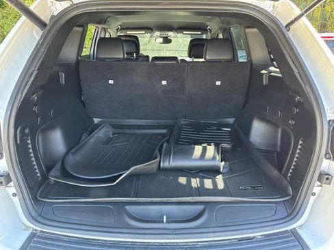 Used 2022 Jeep Grand Cherokee Laredo X image 37