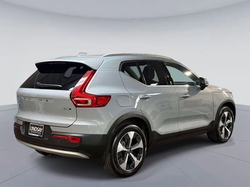 Used 2025 Volvo XC40 B5 Plus AWD/4WD image 10