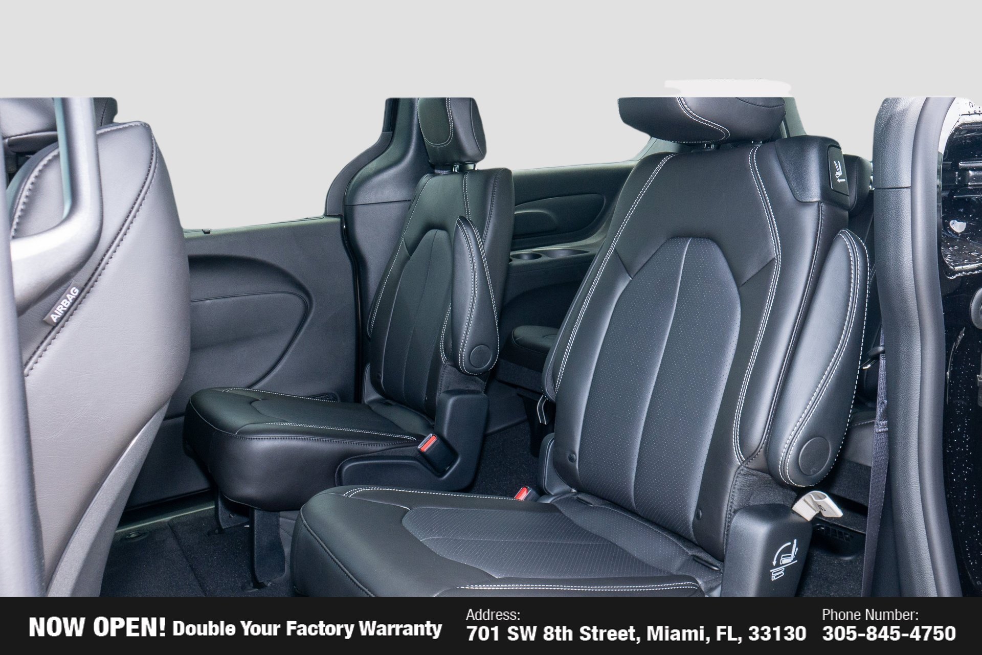 New 2027 Chrysler Pacifica Select FWD image 17