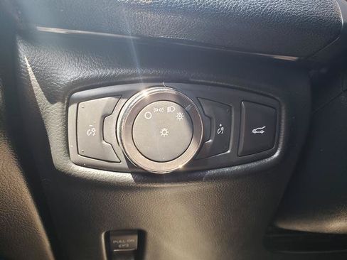 Used 2015 Lincoln MKZ FWD image 25
