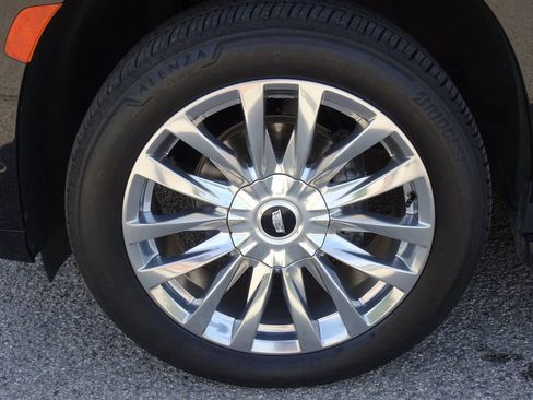 Used 2022 Cadillac Escalade ESV Premium Luxury AWD/4WD image 25