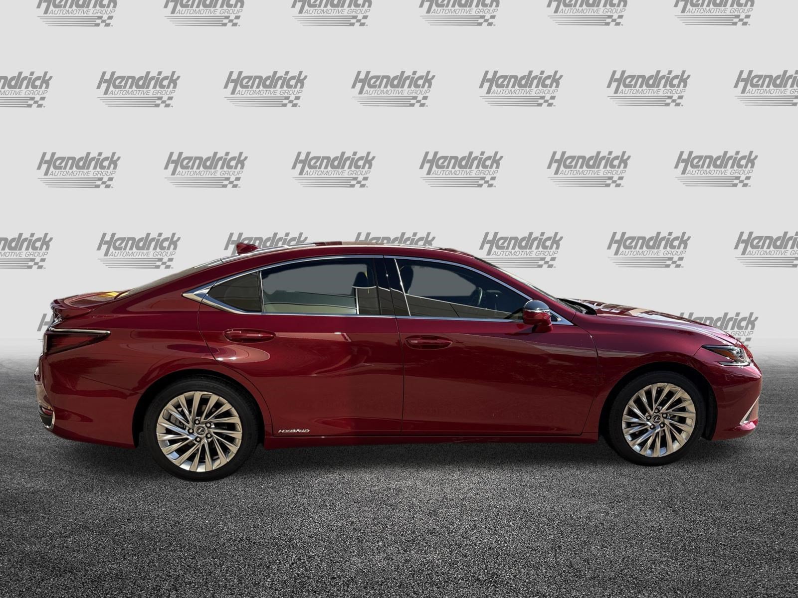 Used 2021 Lexus ES 300h w/ Accessory Package 2 FWD image 11