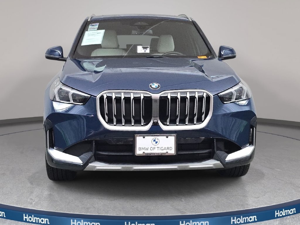 Used 2026 BMW X1 xDrive28i w/ Technology Package AWD/4WD image 3