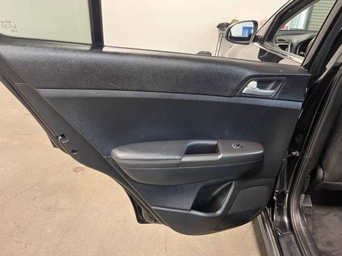 Used 2022 Kia Sportage LX FWD image 19