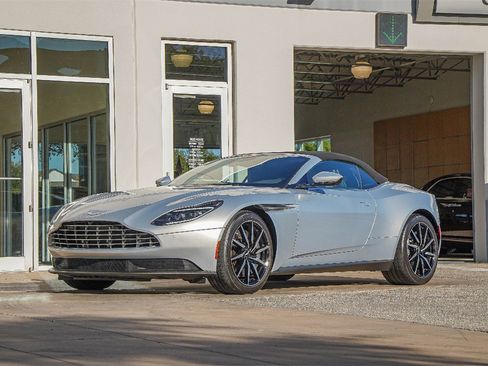 Used 2020 Aston Martin DB11 Volante image 20