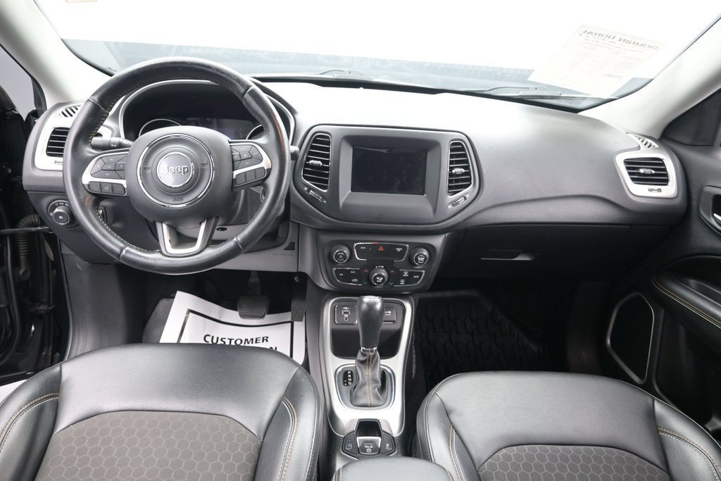 Used 2019 Jeep Compass Latitude FWD image 16