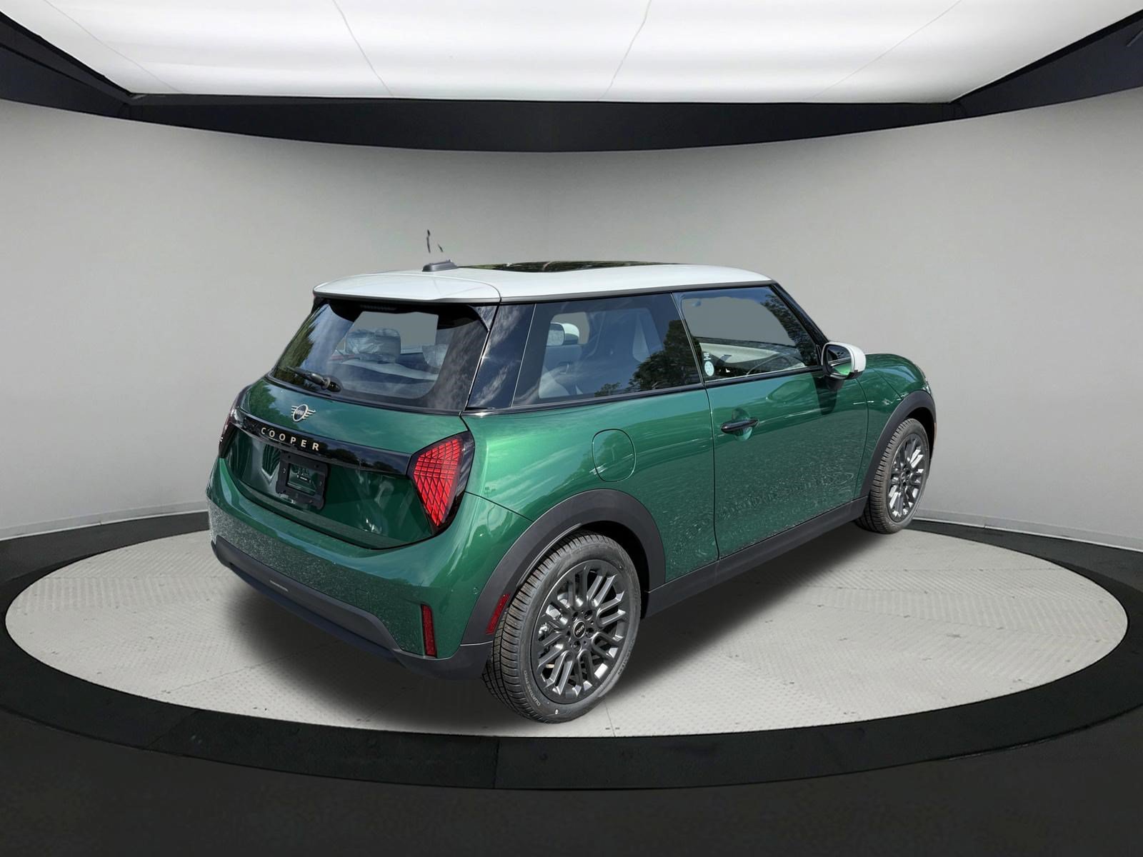 Used 2026 MINI Cooper 2-Door Hardtop FWD image 4