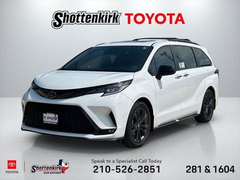 Certified 2025 Toyota Sienna XSE w/ XSE Plus Package FWD image 1