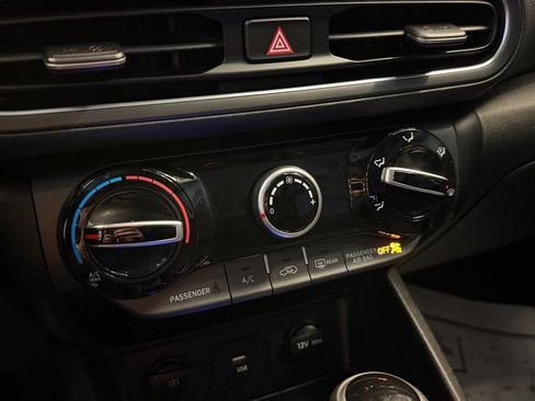 Used 2022 Hyundai Kona SEL image 14