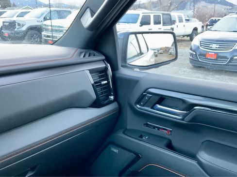 Used 2024 GMC Sierra 1500 AT4 w/ Technology Package image 43