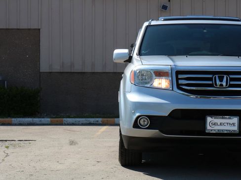 Used 2014 Honda Pilot Touring image 3