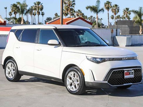 Used 2023 Kia Soul LX w/ Option Group 015 image 4