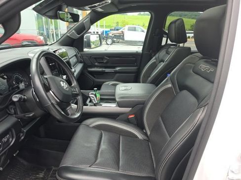 Used 2022 RAM 1500 Laramie AWD/4WD image 12