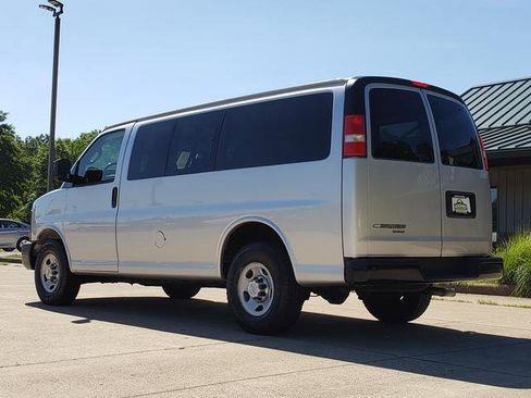 Used 2016 Chevrolet Express 2500 LS image 3