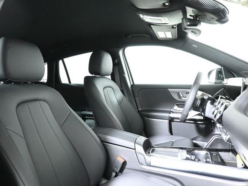 Used 2025 Mercedes-Benz GLA 250 4MATIC image 21