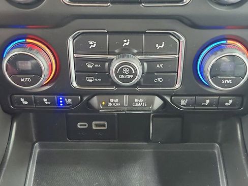 Used 2023 Chevrolet Suburban Premier RWD image 32
