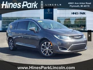 Used 2019 Chrysler Pacifica Limited w/ Tire & Wheel Group image 1