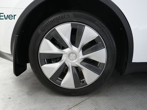Used 2022 Tesla Model Y Long Range AWD/4WD image 22