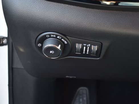 New 2026 Jeep Compass Latitude image 16