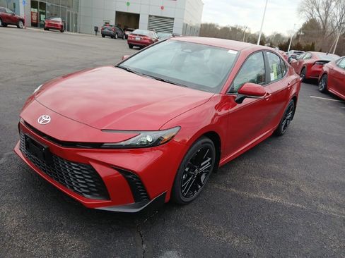 New 2026 Toyota Camry SE image 2