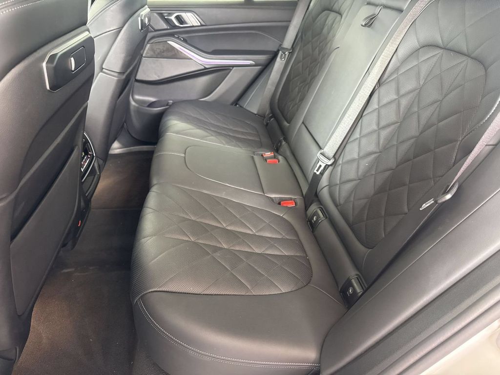 Used 2024 BMW X5 xDrive40i AWD/4WD image 27