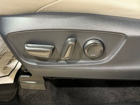 Used 2024 Toyota Tacoma Limited image 21