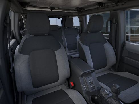New 2025 Ford Bronco 4-Door image 31
