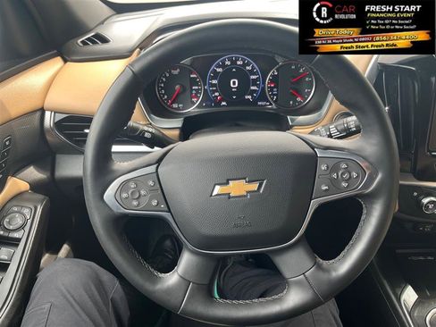 Used 2023 Chevrolet Traverse Premier FWD image 25