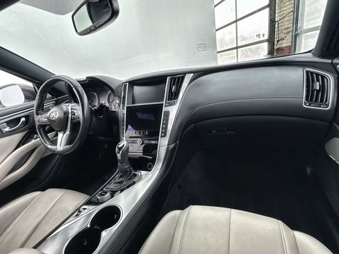 Used 2017 INFINITI Q60 w/ Cargo Package image 16